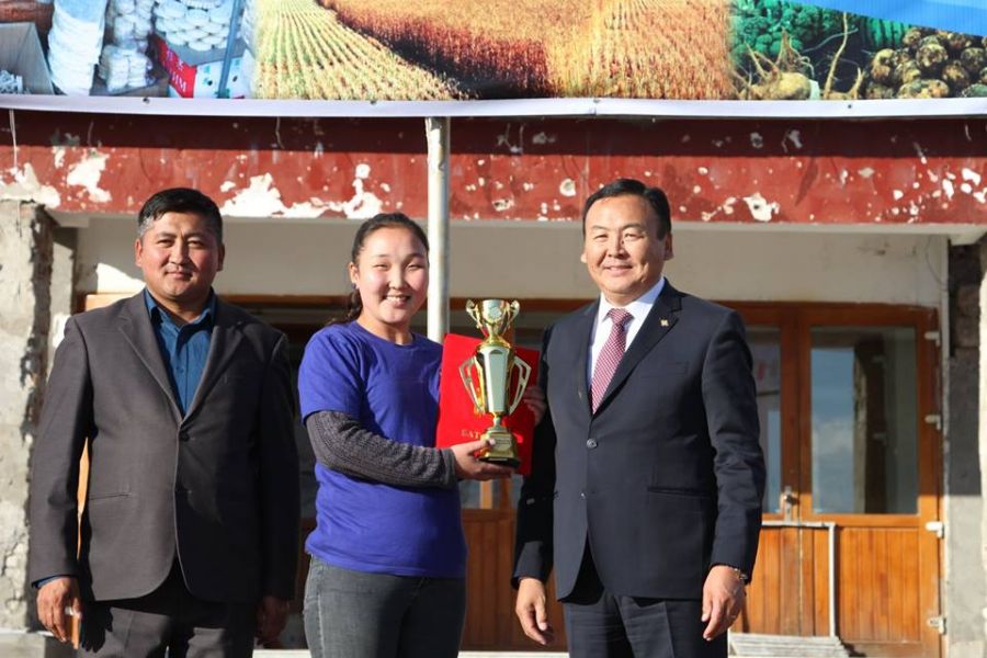 Хөвсгөлийн бренд үйлдвэрлэгчээр “Алтан дуулга” компани шалгарлаа